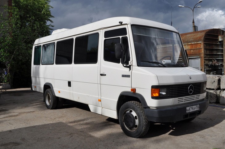 Автобус Мерседес