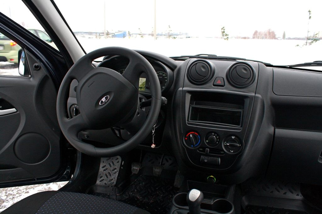 Кабина водителя Lada Granta