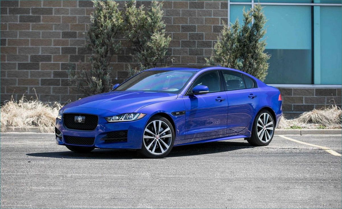 Обзор Jaguar XE 2017-2018 — новый уровень роскоши и мощности в автомобильной индустрии